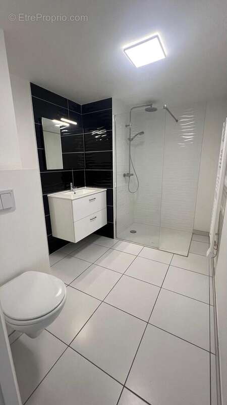 Photo 9 - Appartement à LA TOUR-DE-SALVAGNY