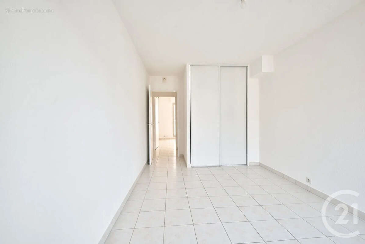 Appartement 74 m² à Antibes  - photo 7