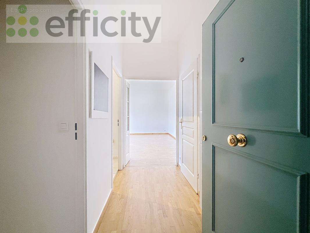 Appartement à BAILLY-ROMAINVILLIERS