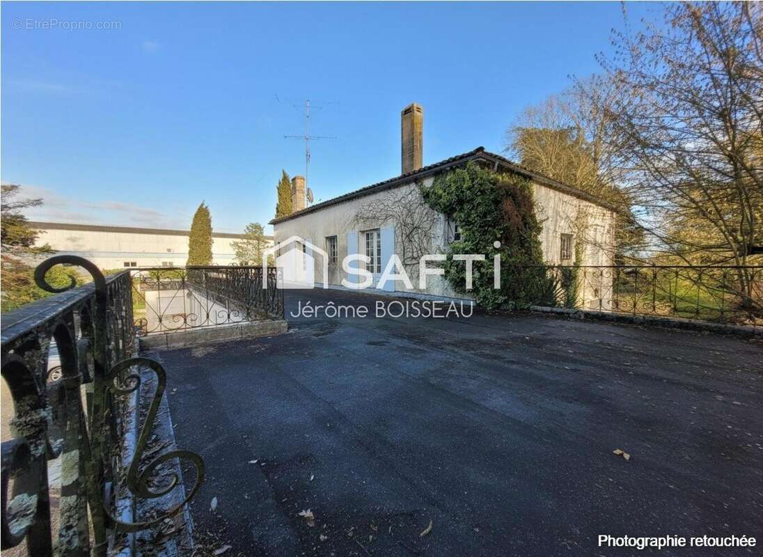Maison 380 m² à Fauillet  - photo 9