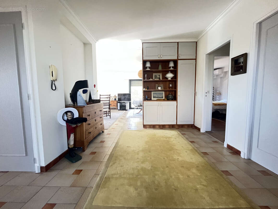 Appartement à VALLAURIS