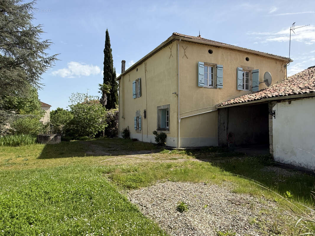Maison à MOUCHAN