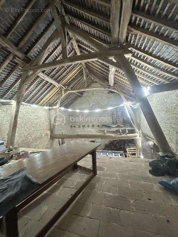 Maison à SAINT-CYR-LES-COLONS