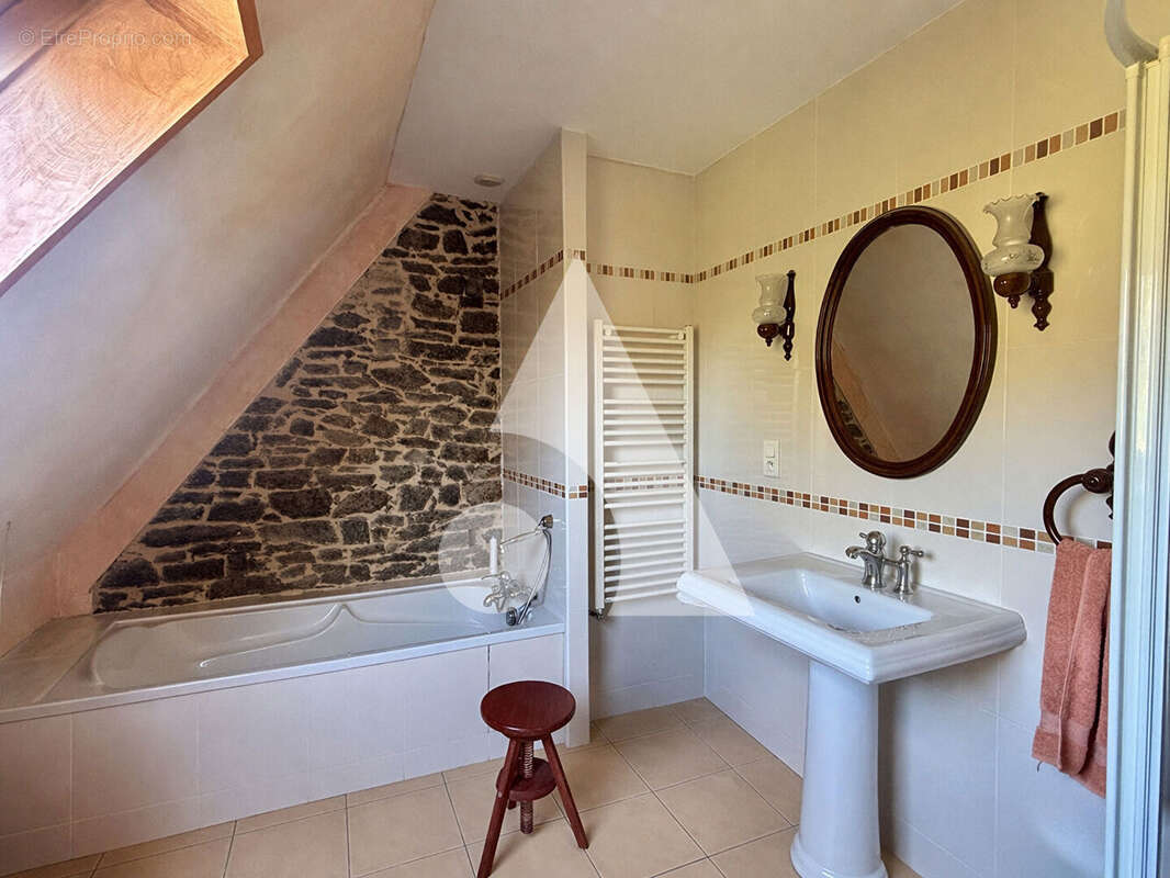 Maison à LANGUIDIC