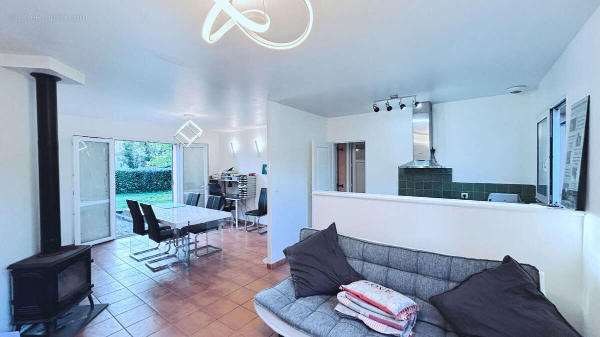 Maison à SAINTE-BAZEILLE