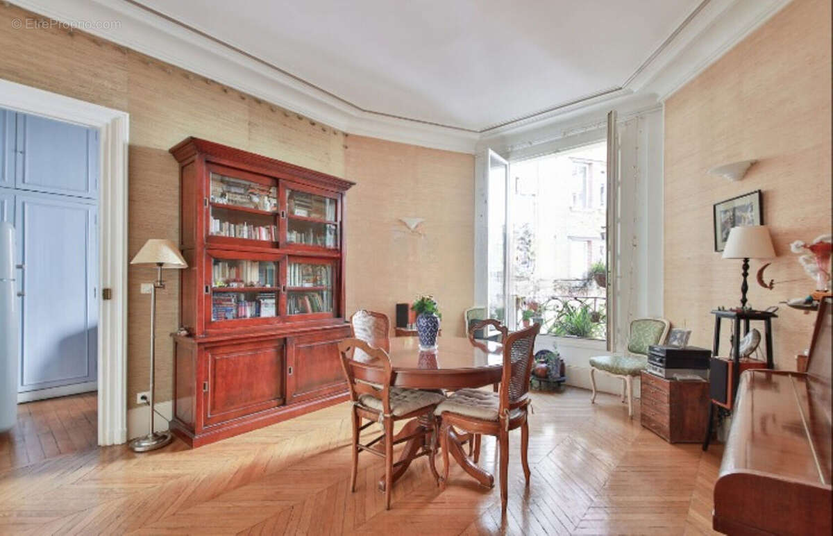 Appartement à PARIS-6E