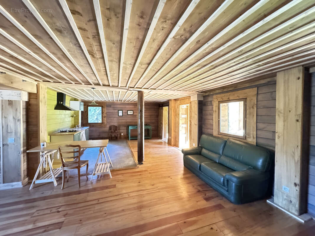 Maison à FOREST-SAINT-JULIEN