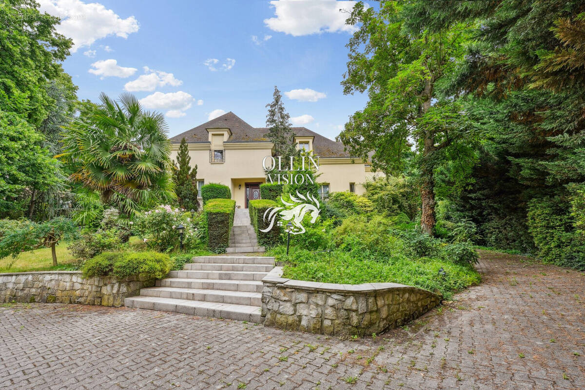 Maison à LOUVECIENNES