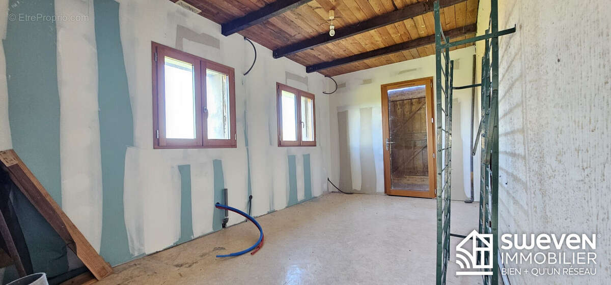 Maison 360 m² à Montpezat-De-Quercy  - photo 9