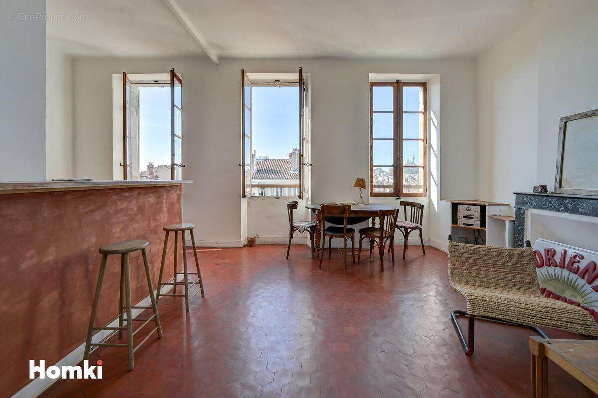 Appartement à MARSEILLE-6E