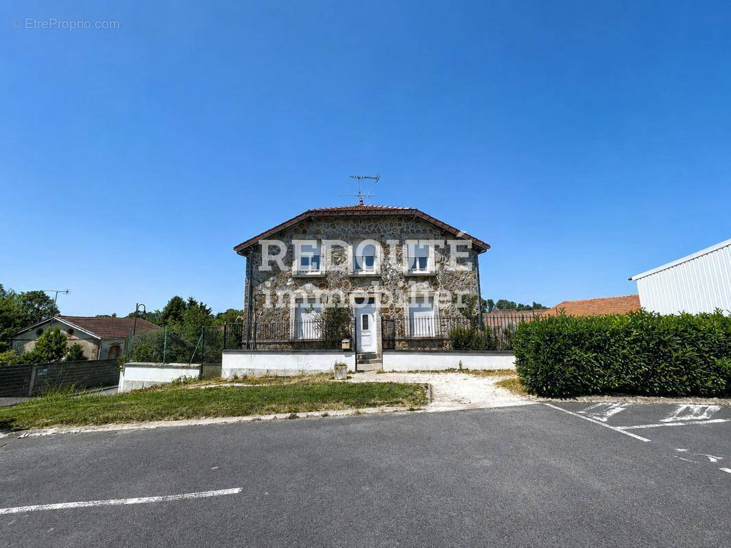Maison à SOMMEPY-TAHURE