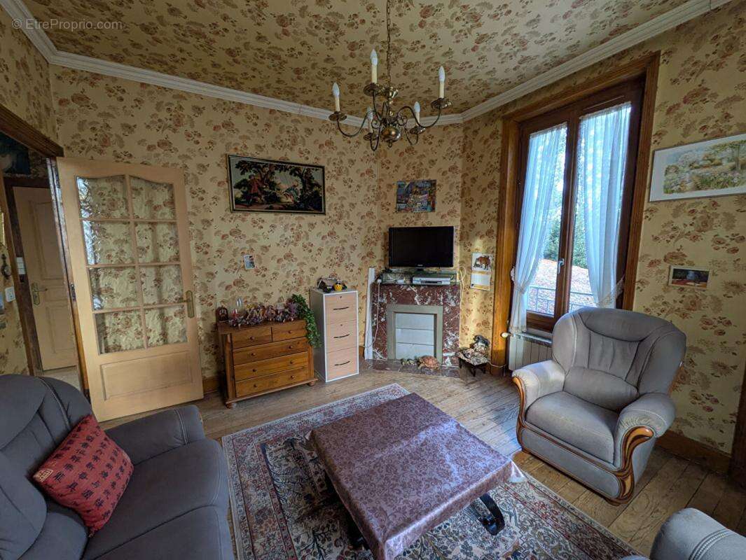 Maison à RIORGES