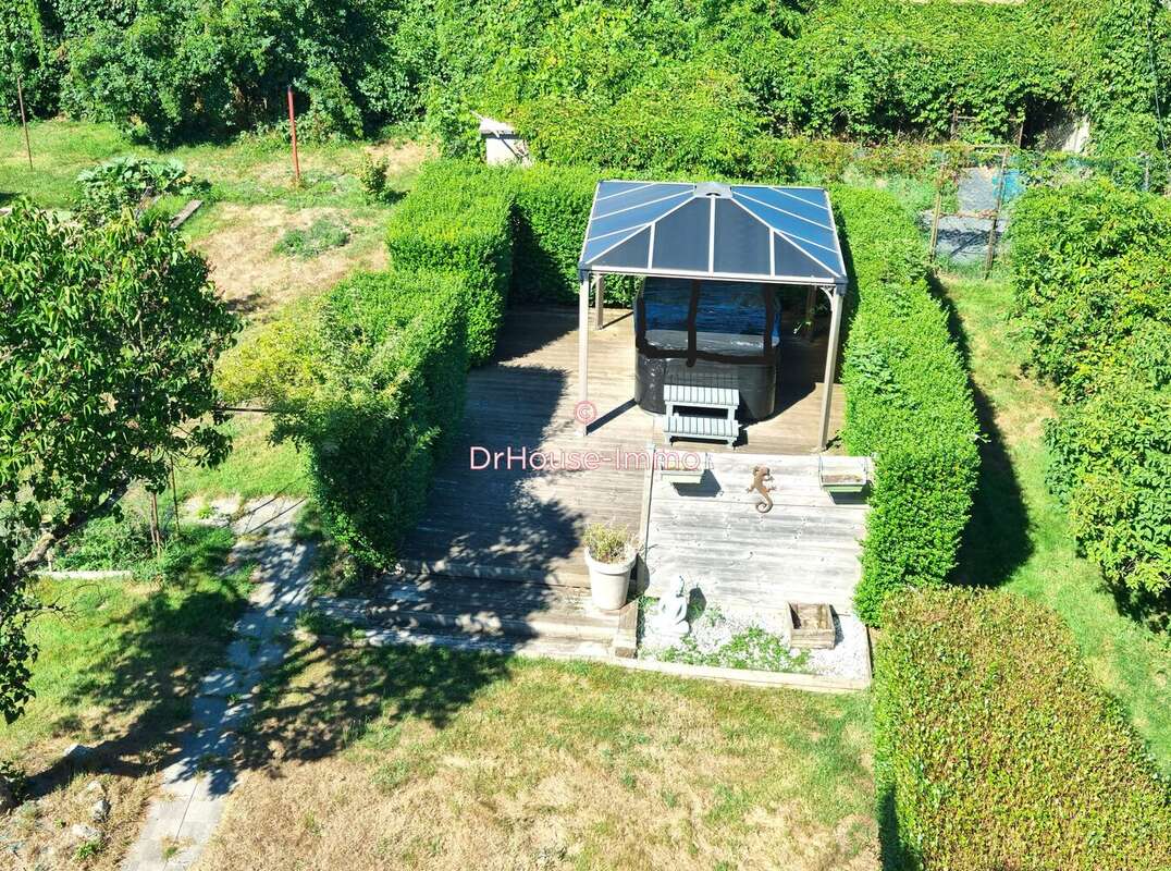 Maison 236 m² à Charmes  - photo 107