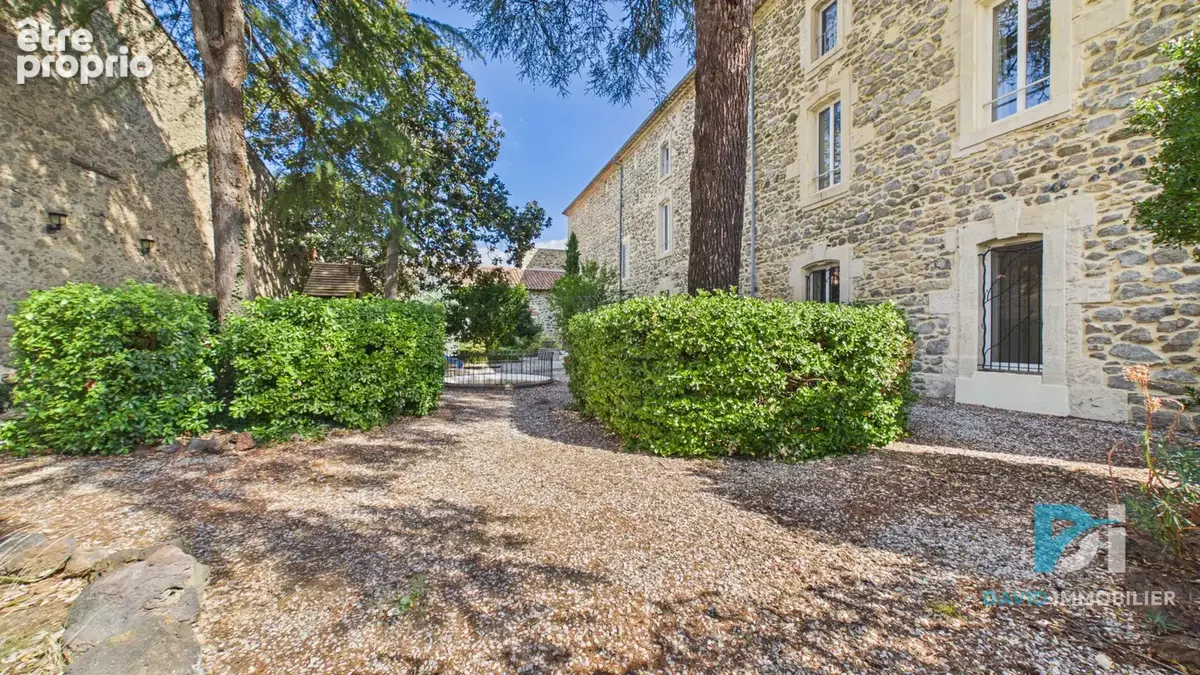 Maison de prestige   770 m2 de surface développée   1 400 m2 de terrain   cœur de village   potentiel exceptio - photo 2