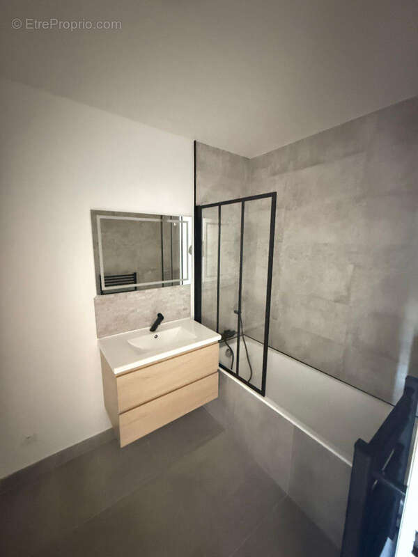 Appartement à LA GARENNE-COLOMBES