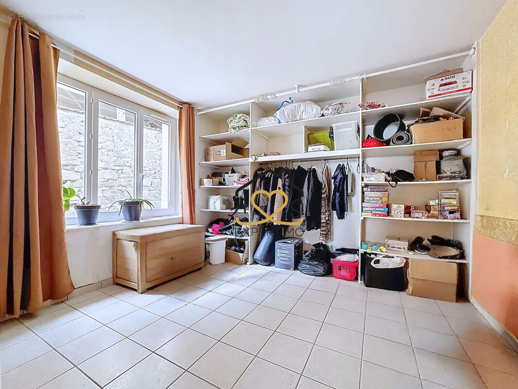 Maison familiale avec nombreuses dépendances   4 chambres   Terrain clos   Saint-Dier-d’Auvergne - photo 13