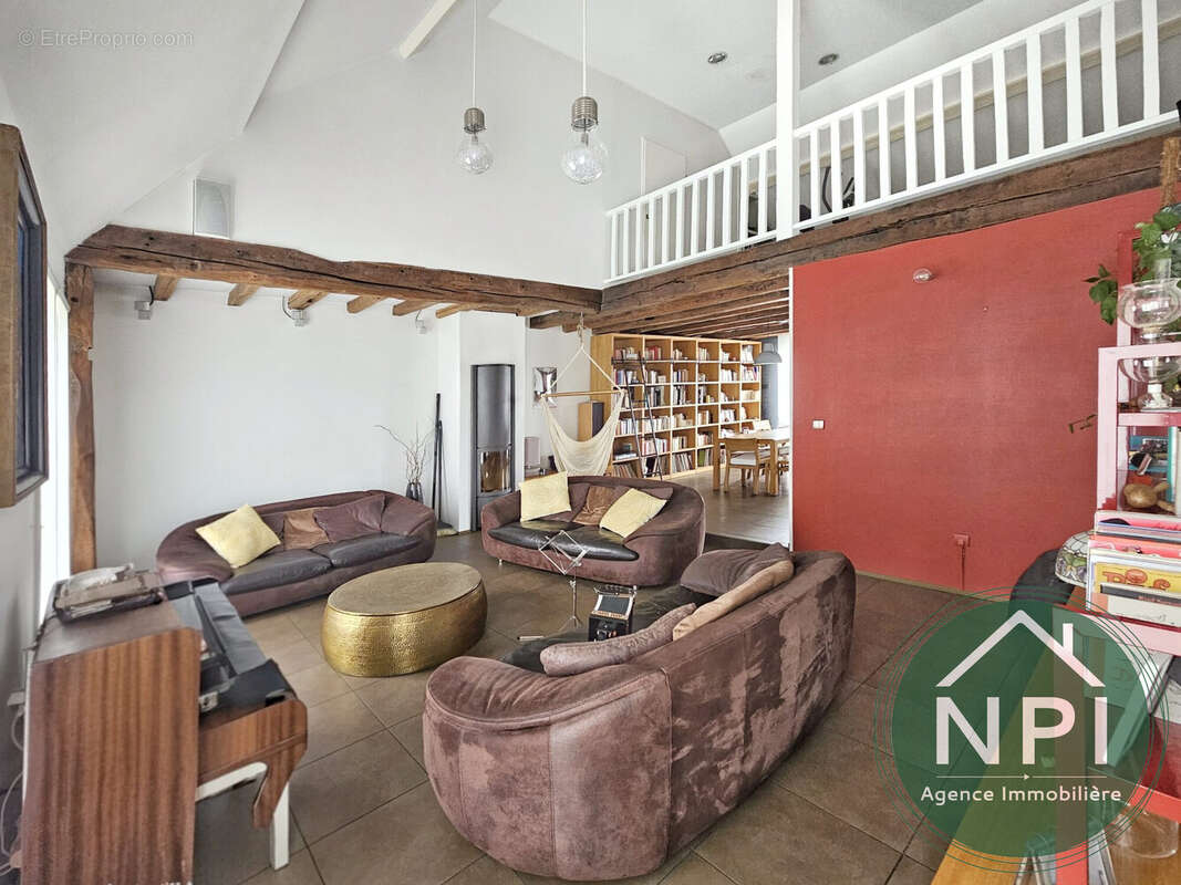 Maison à VAUX-LE-PENIL