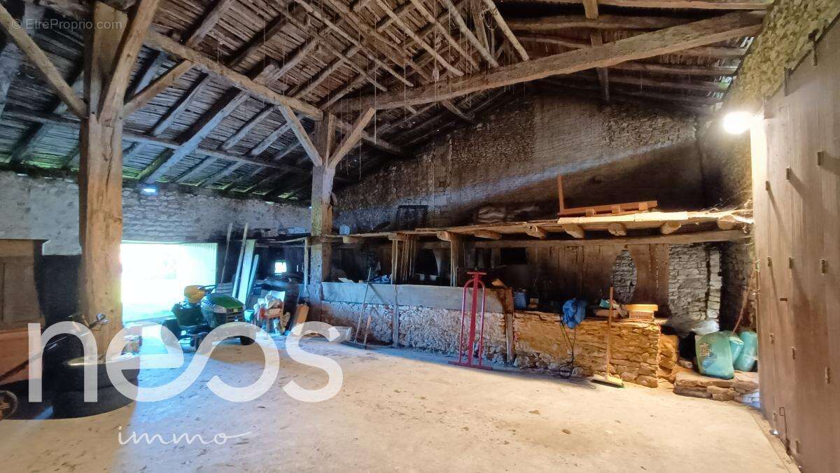 Maison à LE GRAND-MADIEU