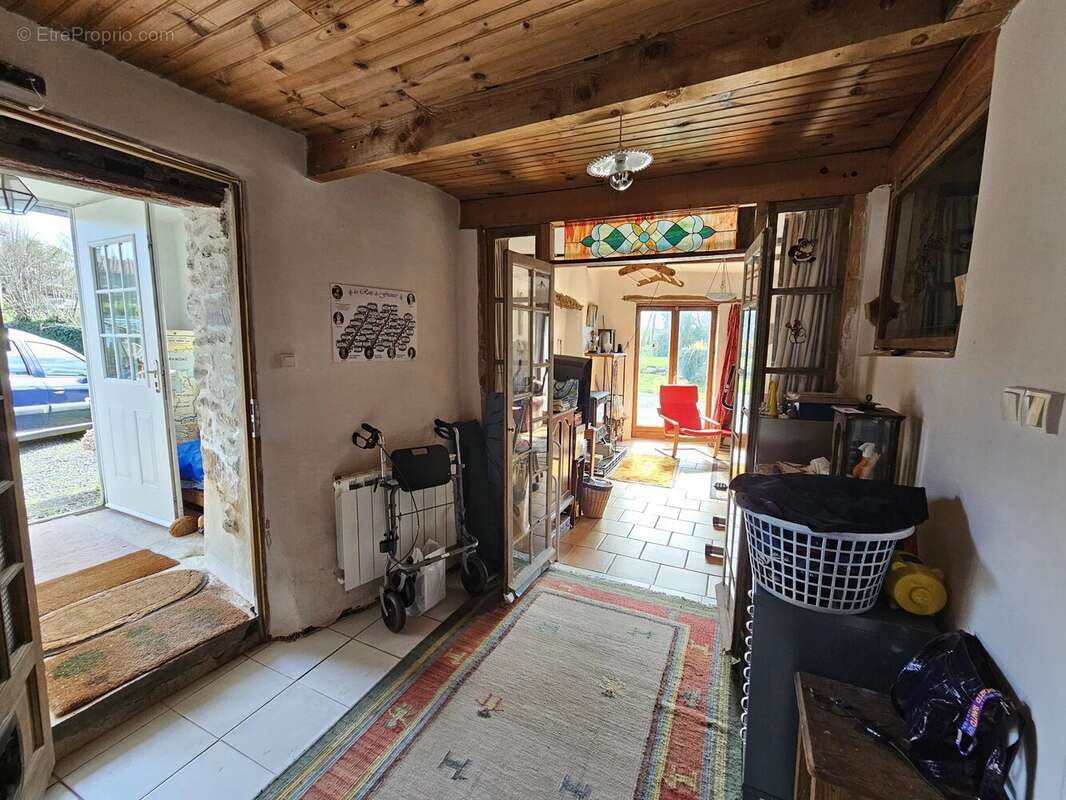 Maison à CHERVES-CHATELARS