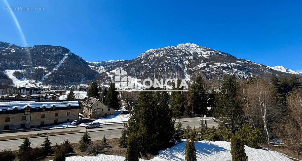 Appartement à LA SALLE-LES-ALPES