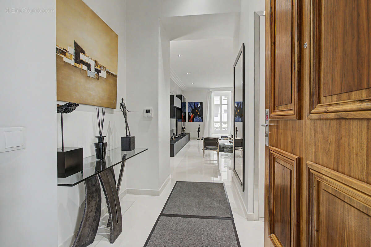 Chambéry hyper centre - Appartement d'exception T3/4 - 147 m2 - Ascenseur - Parking - photo 18