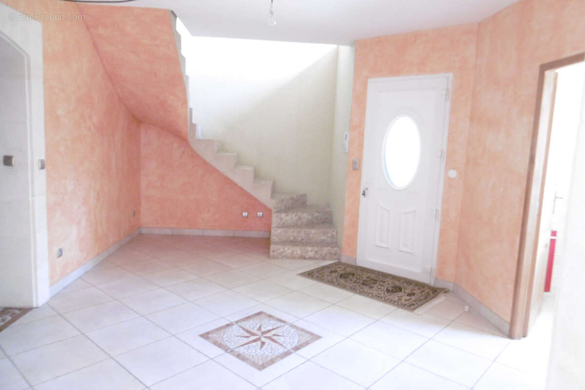 Maison à AMBARES-ET-LAGRAVE