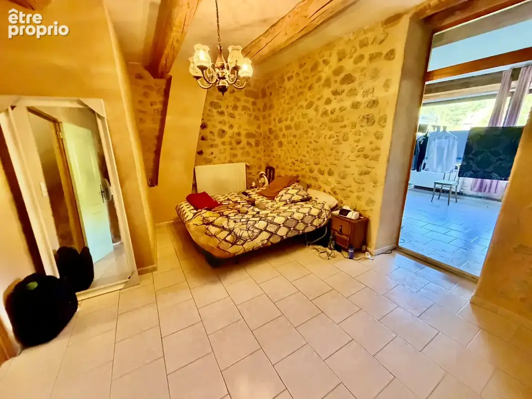 Maison de village avec grand garage et terrasse - photo 17