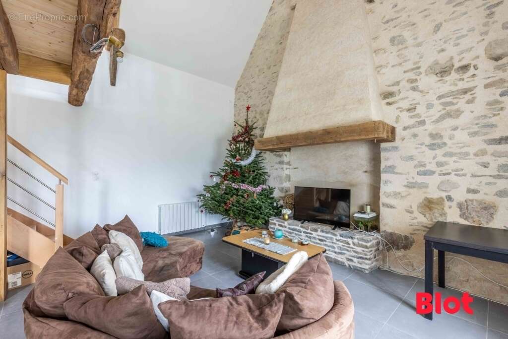 Maison à LA BOUEXIERE