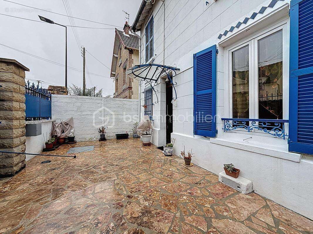 Maison à SARTROUVILLE