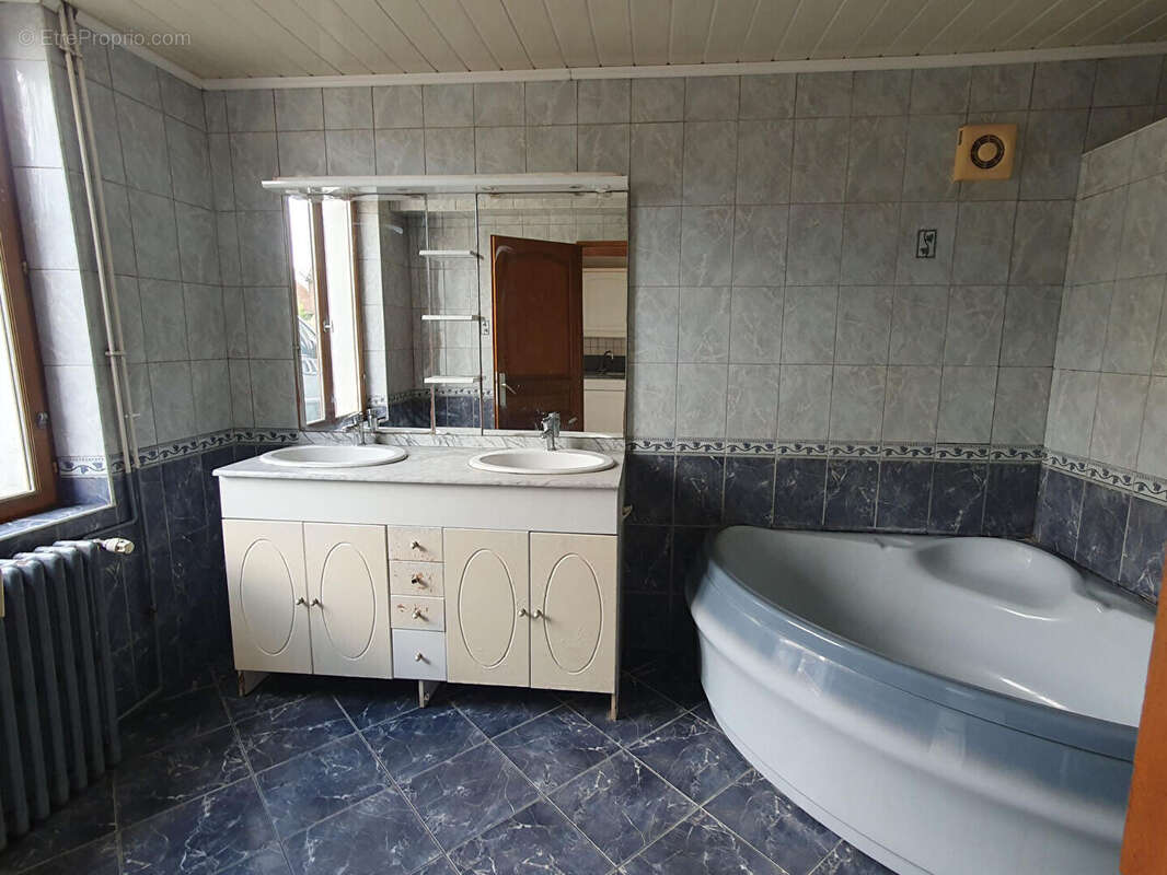 Maison Brissy Hamegicourt 7 pièce(s) 162 m2 - photo 9