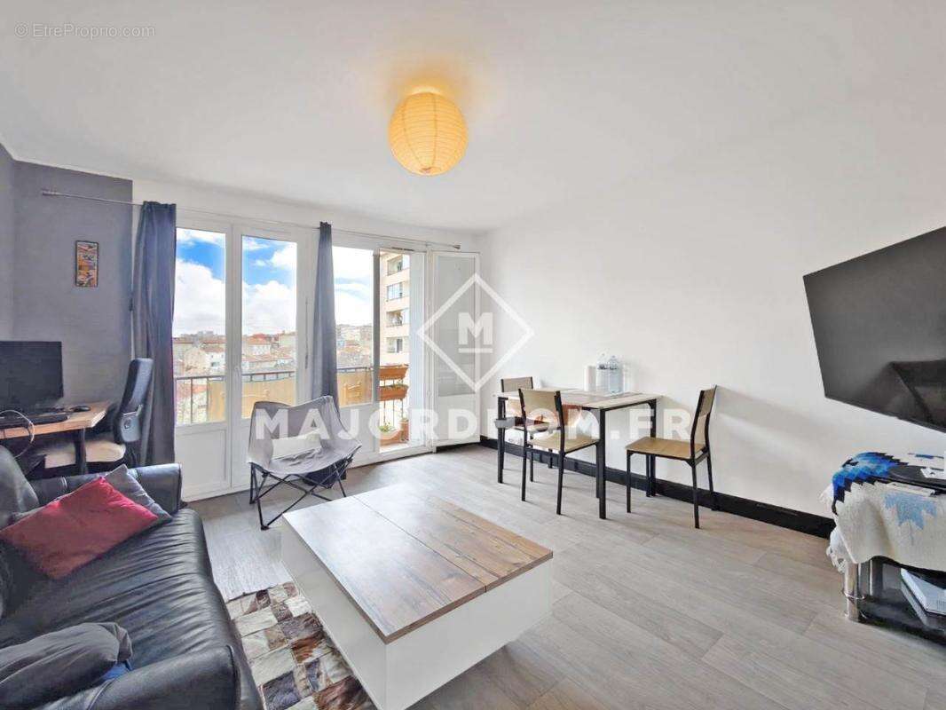 Appartement à MARSEILLE-4E