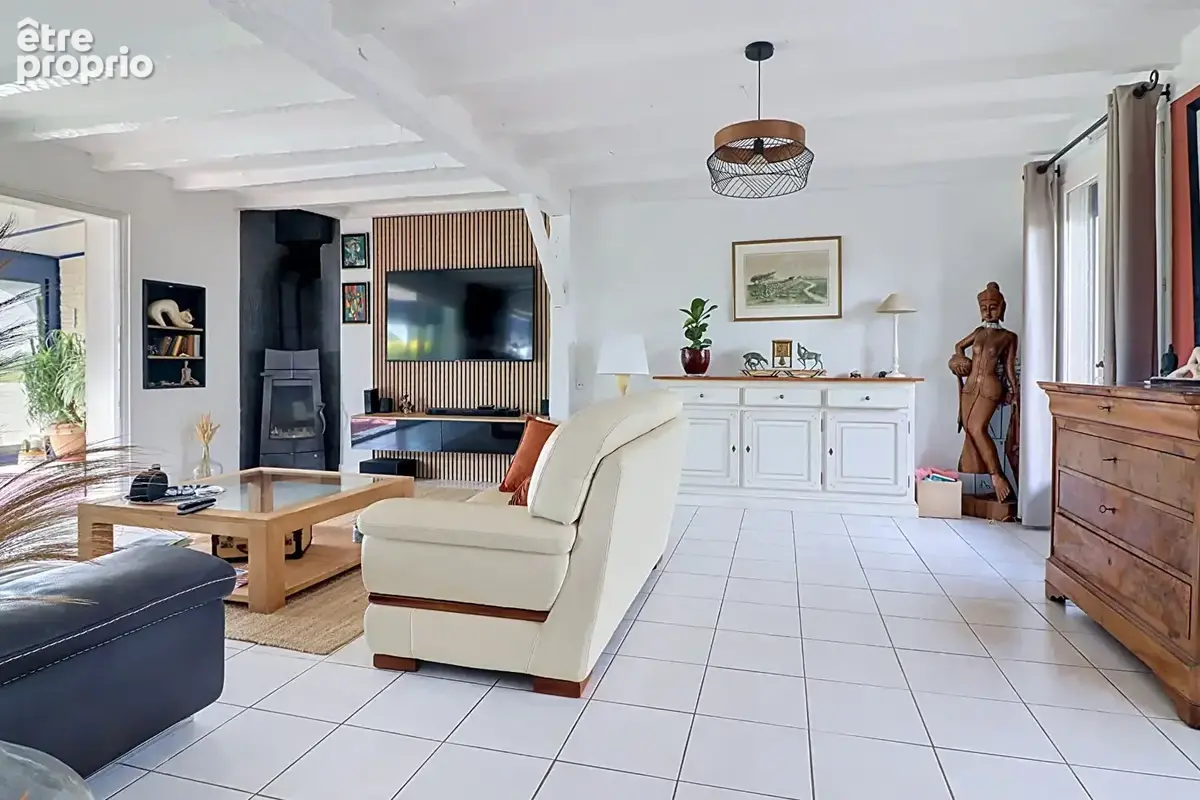 Maison avec piscine, sous-sol intégral et vue dégagée sur l'eau Esnandes 5 pièces 115 m2 - photo 5