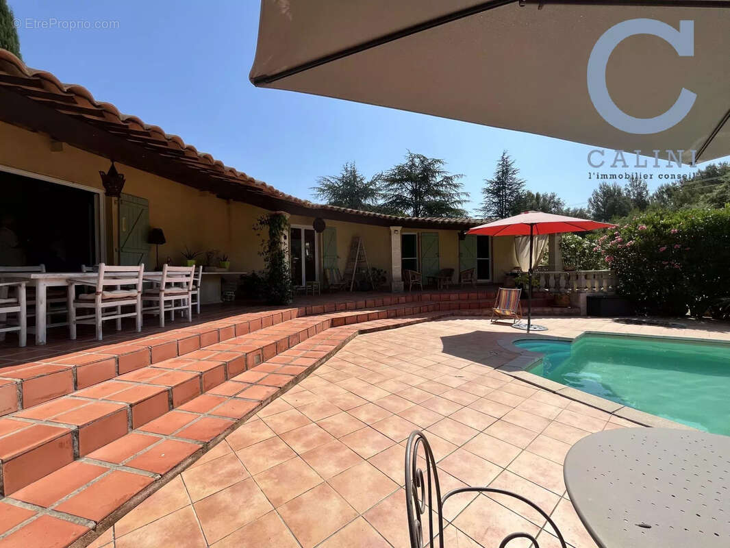 Maison à GARRIGUES-SAINTE-EULALIE