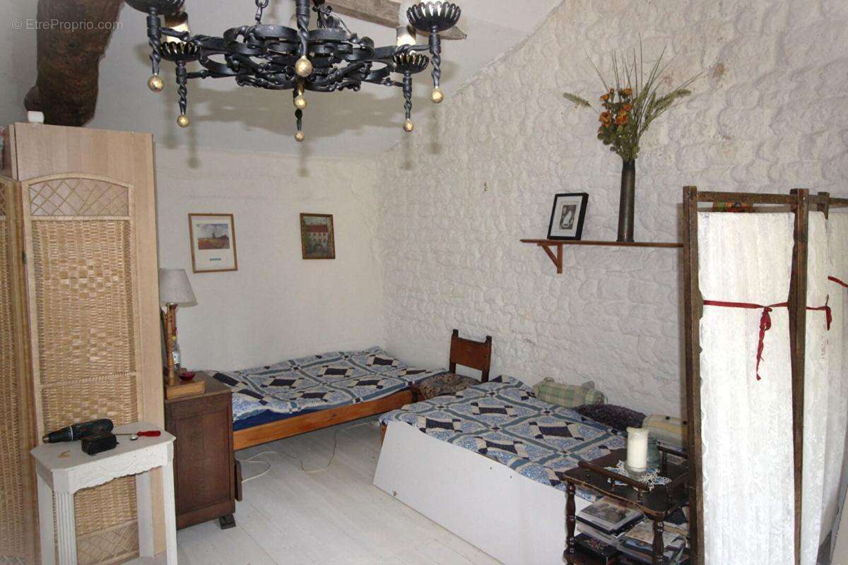 Maison à SAINT-PALAIS-DE-PHIOLIN