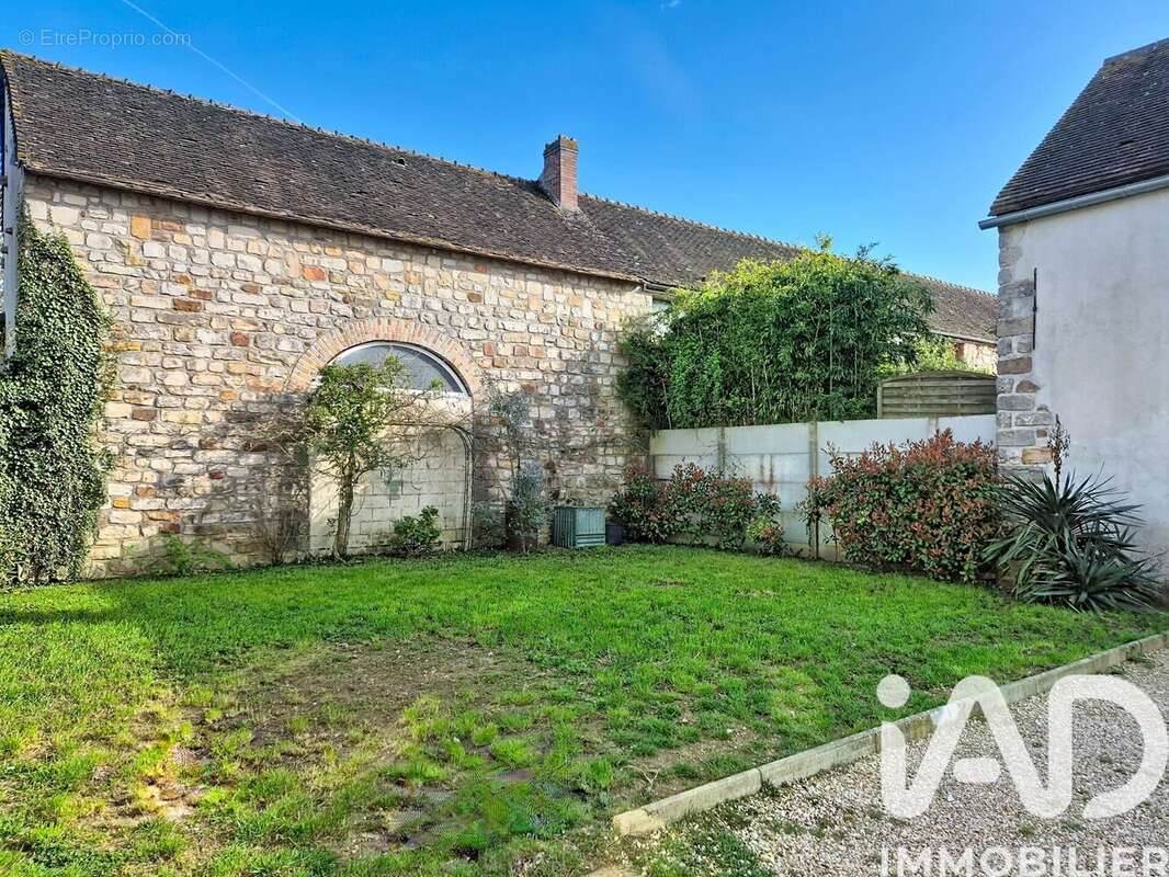 Photo 9 - Maison à VILLEBLEVIN