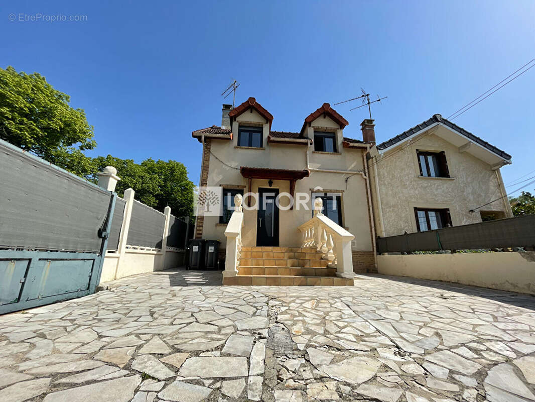 Maison à NANTERRE