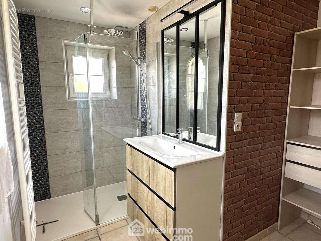 Maison 155 m² à Maze  - photo 8