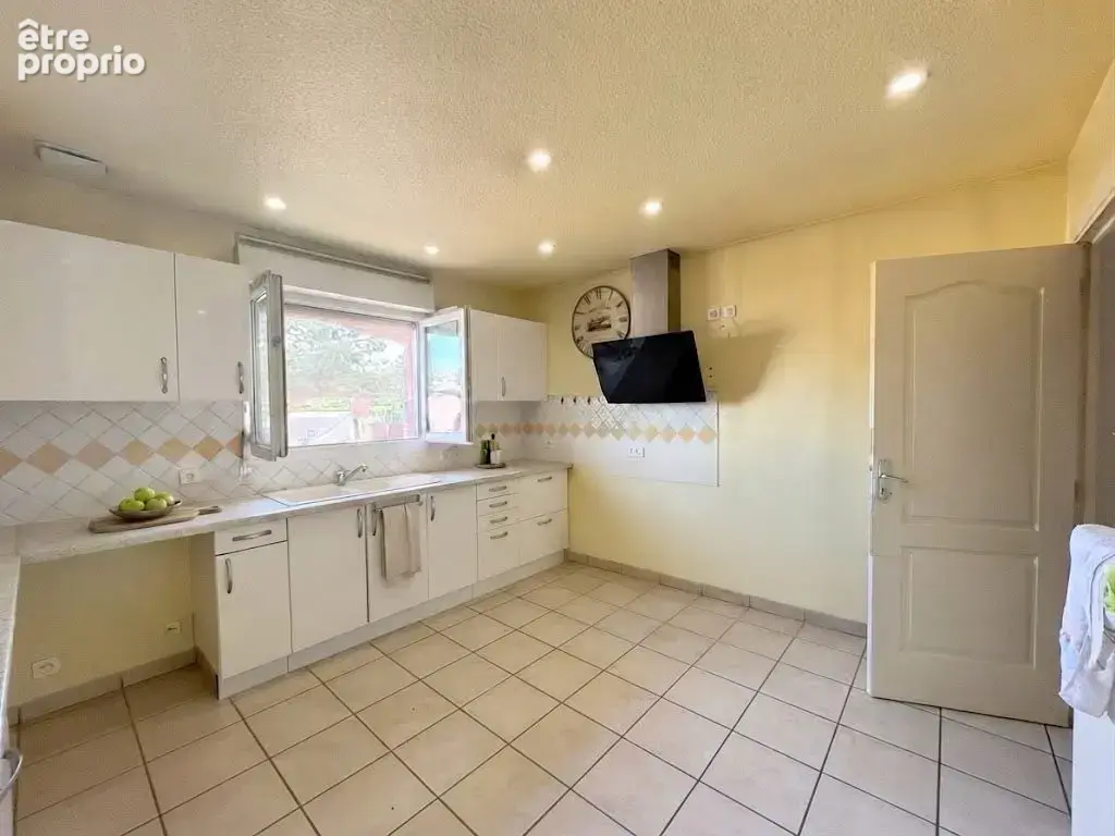 Maison 5 pièces 95 m² à vendre à Roanne (42300) - photo 2