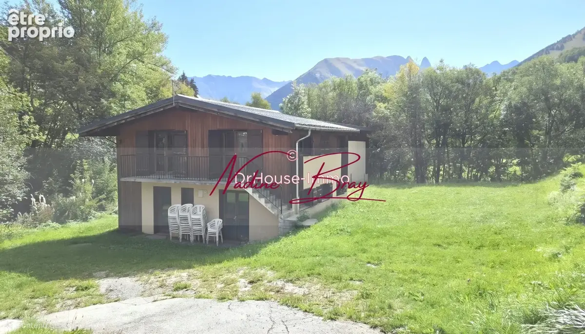 Photo Maison à Saint-Jean-D'arves au prix de 260 000€