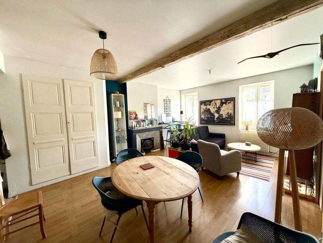 Appartement à FONTAINES-SUR-SAONE