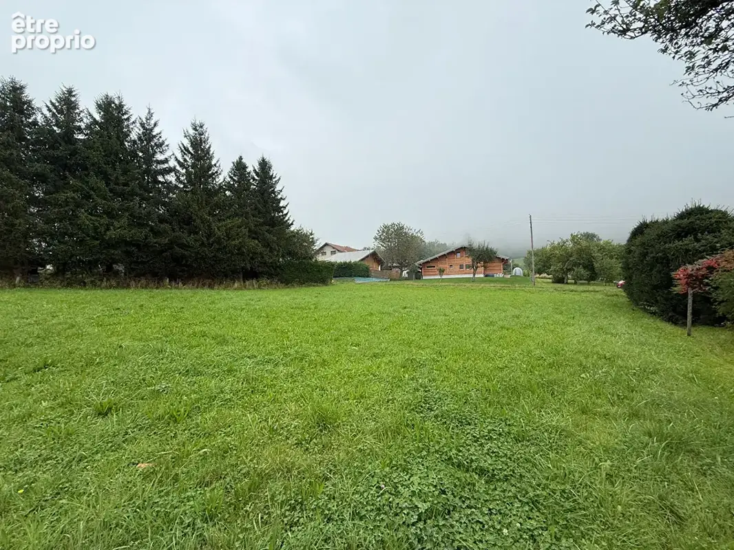 Terrain à BERNEX