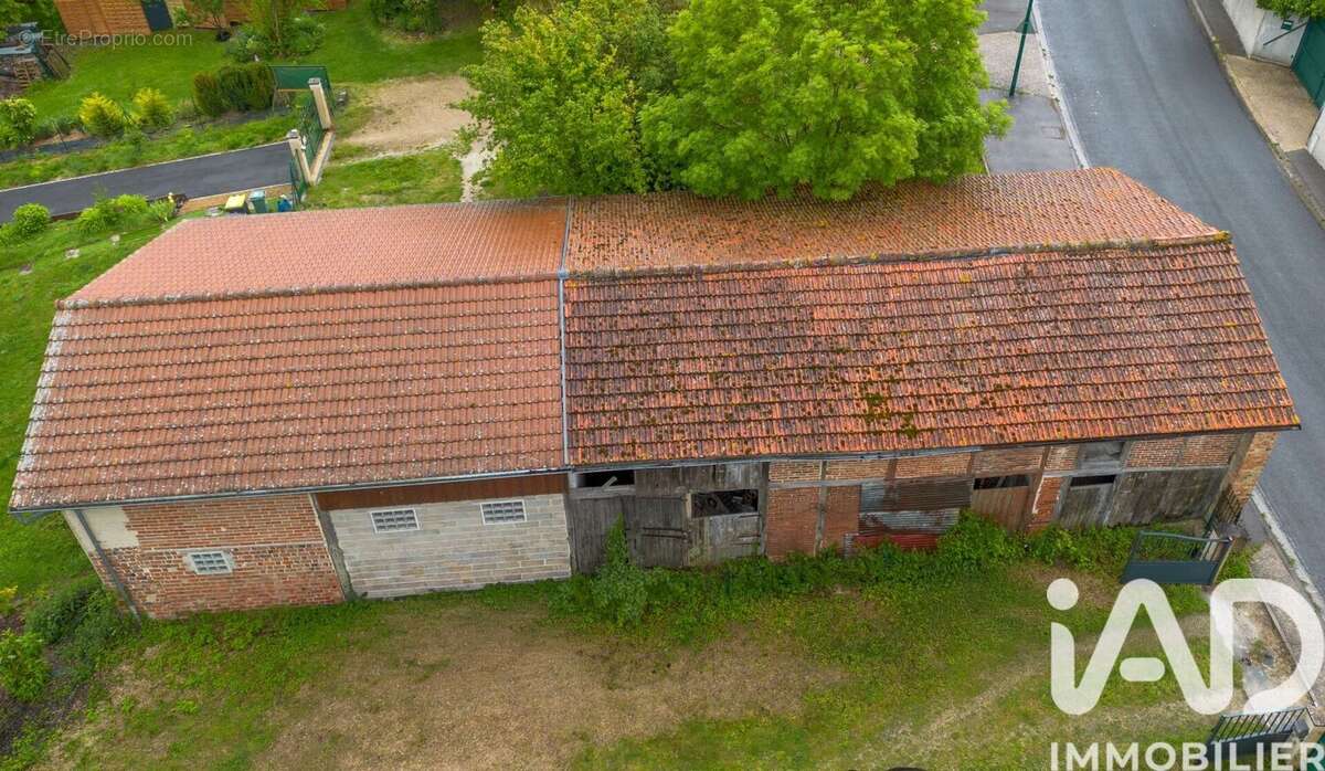 Photo 3 - Maison à BUSSY-LETTREE