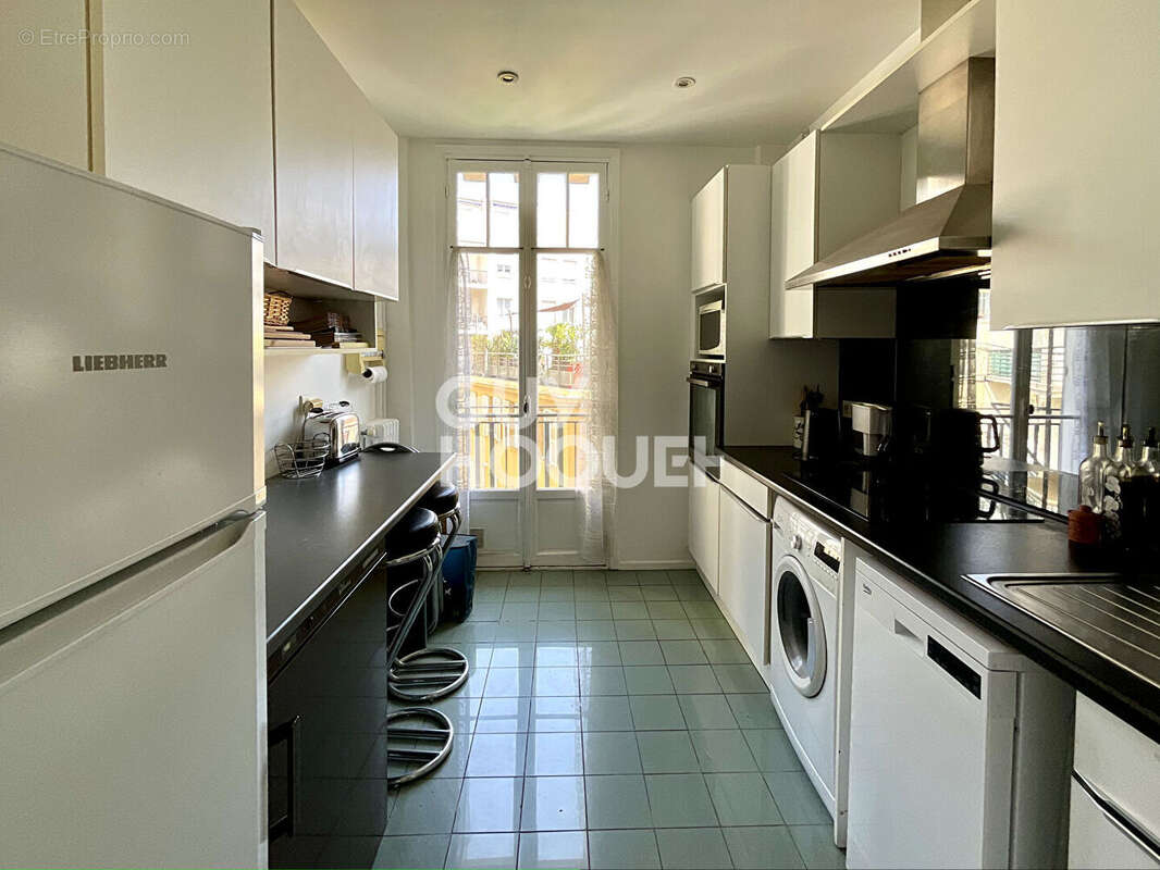 Nice musiciens / superbe 3p traversant de 87,60 m² avec 3 balcons / immeuble art déco - photo 4