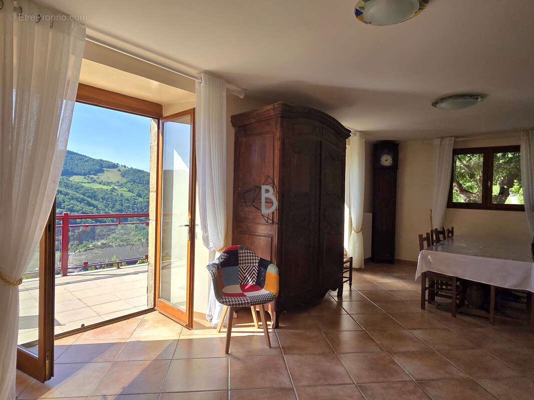 Maison à REQUISTA