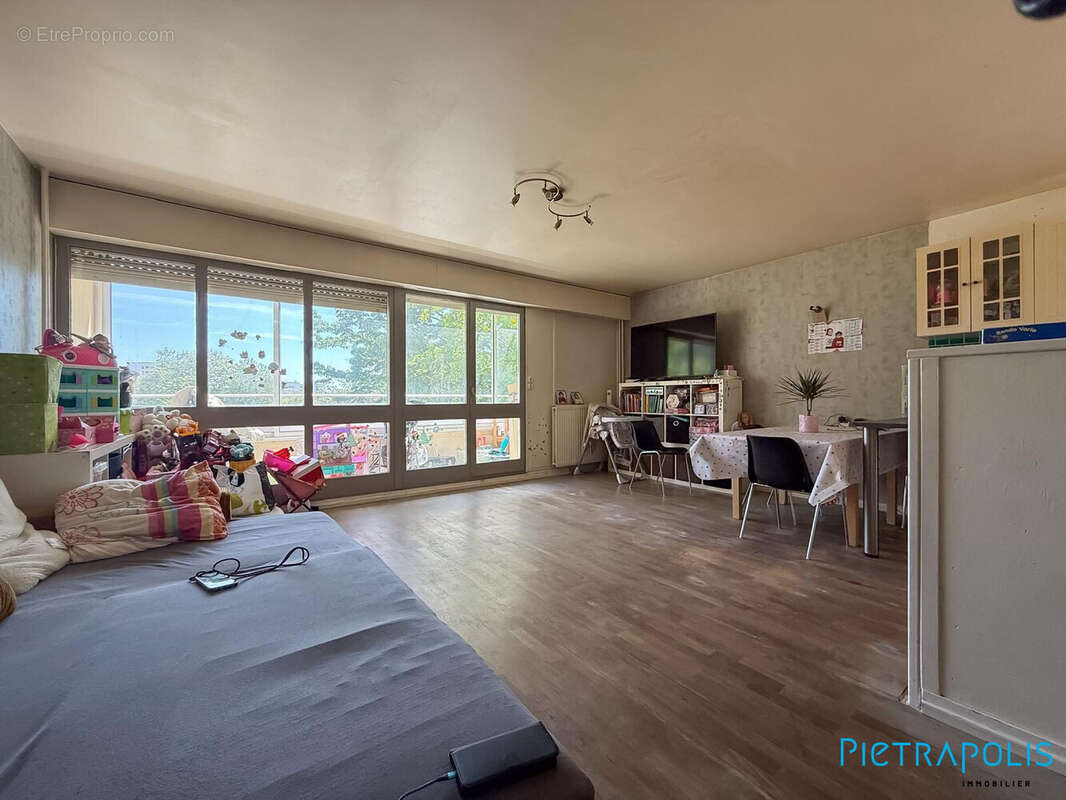 Appartement à RILLIEUX-LA-PAPE