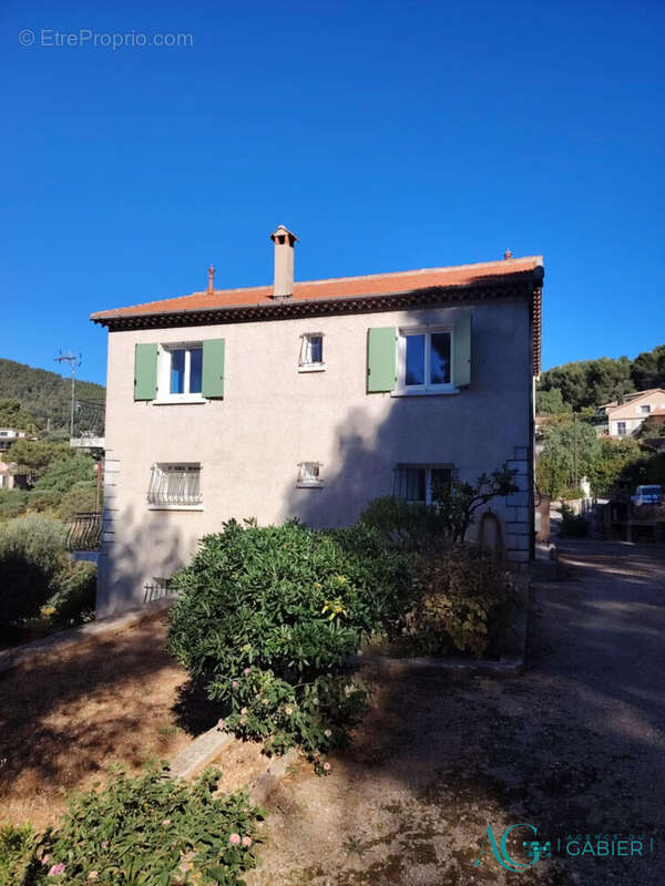 Maison à CARQUEIRANNE