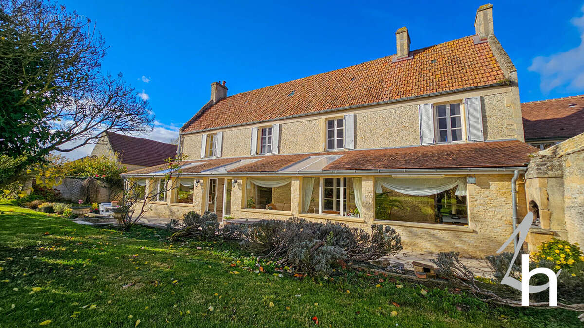 Maison à FIERVILLE-BRAY