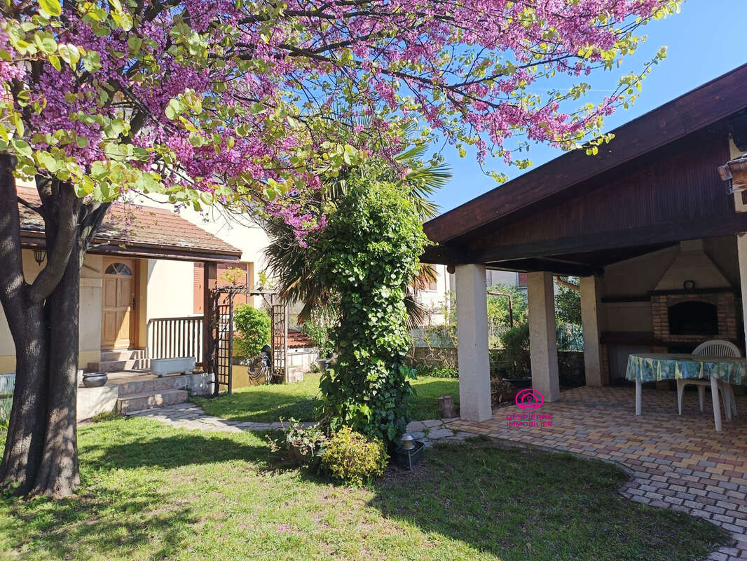 Maison à LE PEAGE-DE-ROUSSILLON