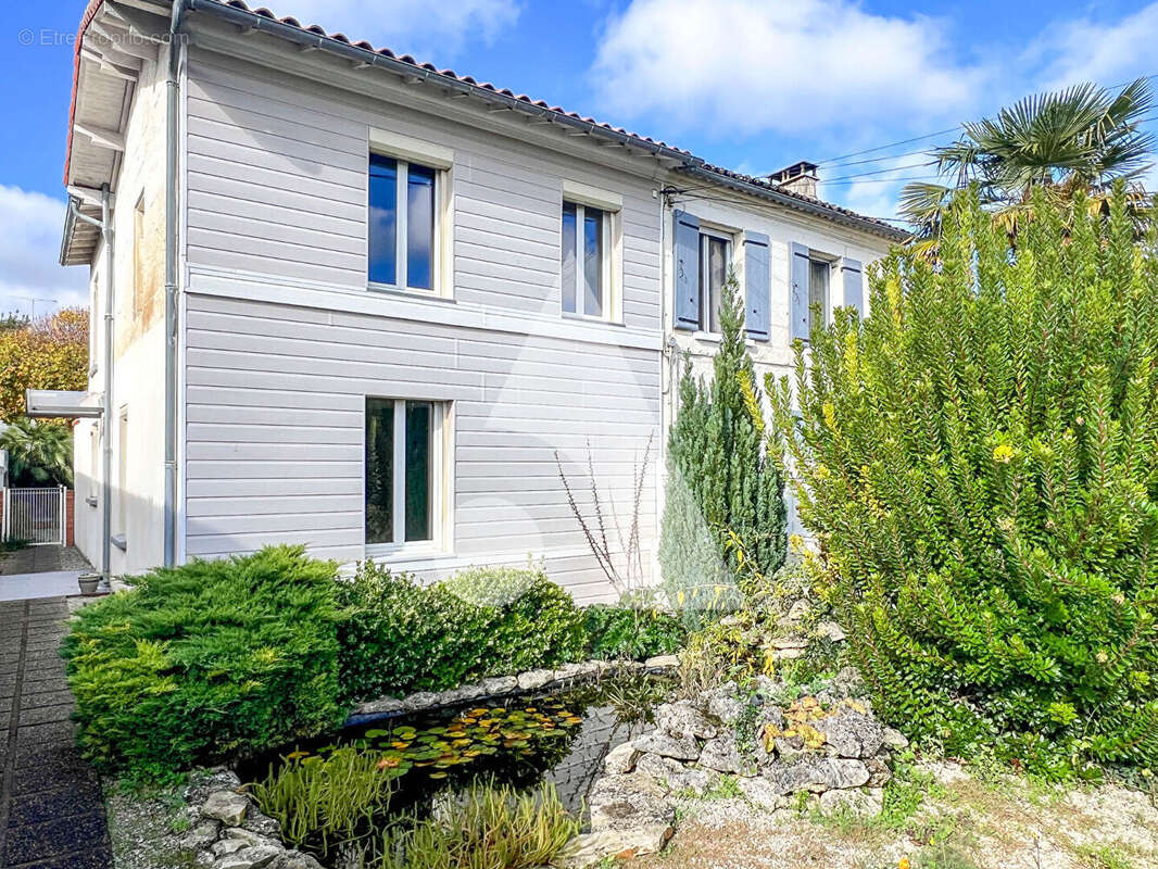 Maison à SAINTES