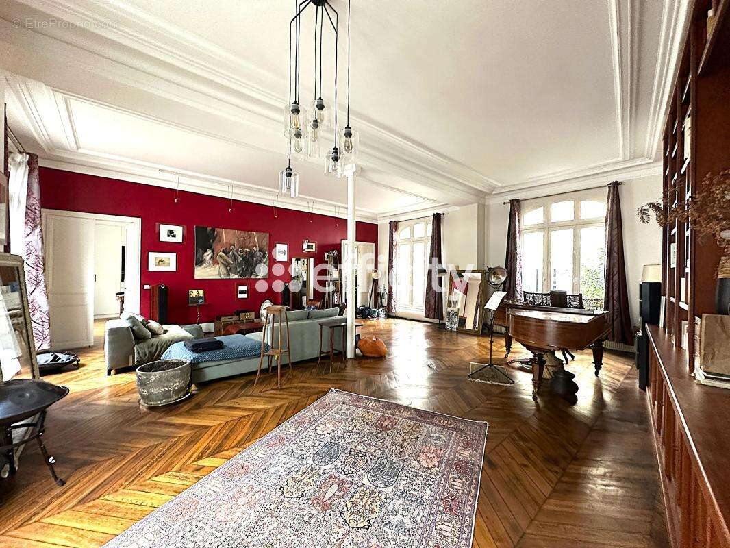 Appartement à PARIS-11E